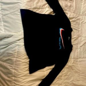 I’m selling a Nike long sleeve t shirt.